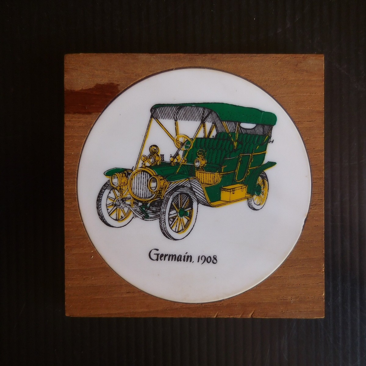 BOIRE ANCIENNE EN bois miniature peinte de bateaux fixé sous verre EUR