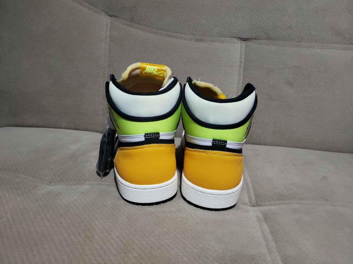 NIKE Air Jordan1 OG Volt エアージョーダン1 US11 Nike Air Jordan 1 Retro High OG White Black Volt Gold 555088