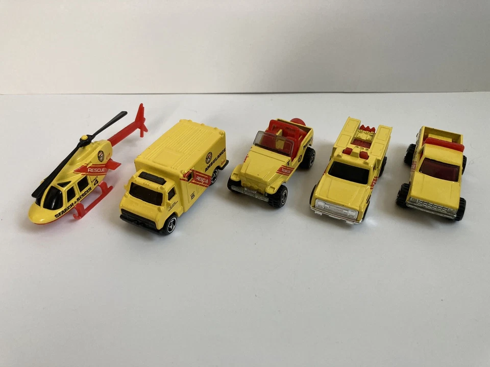 Hot Wheels 1990s - Lot of 5 - Search and Resuce Set - Image 2 of 4