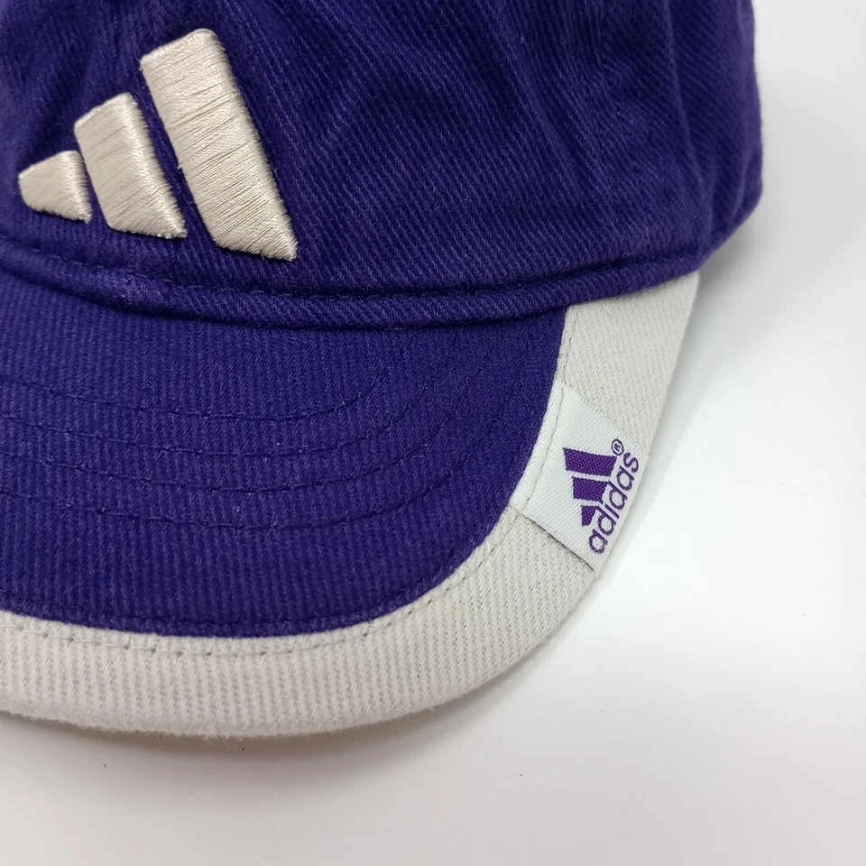 Gorra de béisbol Adidas infantil 100 % algodón púrpura bordado logotipo elástico OSFM Foto 3 de 4