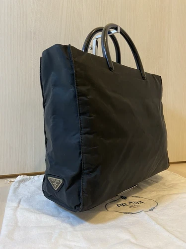 Authentique sac fourre tout PRADA sac à main nylon cuir triangle logo plaque noir