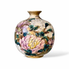 Finely Painted Japanese Satsuma Peony Vase Late Meiji Period