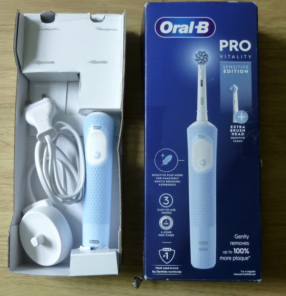 Oral-B: Vitality Pro (Sensitive Edition). Blue. One brush head. ** USED/LOUD **
