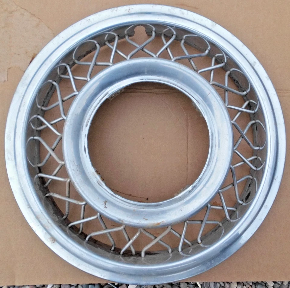 ВИНТАЖНЫЙ НАБОР ИЗ 4 14-ДЮЙМОВЫХ ПРОВОЛОЧНЫХ КРЫШЕК КОЛЕС FORD THUNDERBIRD без ЦЕНТРОВ. - Изображение 4 из 4