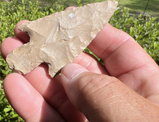 Authentic pre 1600 Buck Creek arrowhead from Kentucky