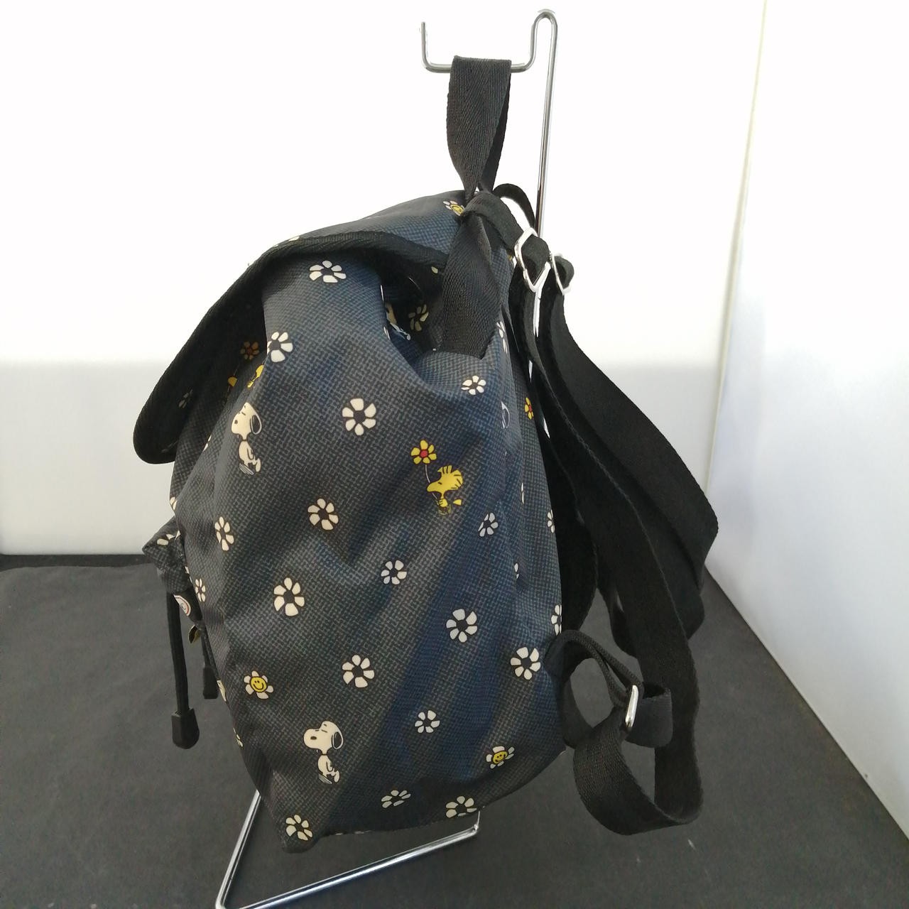 Backpack Model Snoopy Collaboration LESPORTSAC - image 2