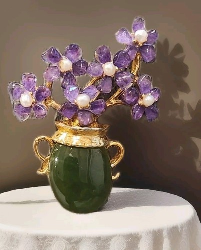SWOBODA BLUMENVASE BROSCHE ECHT ~AMETHYST, SÜSSWASSERPERLE & JADE - Bild 1 von 10
