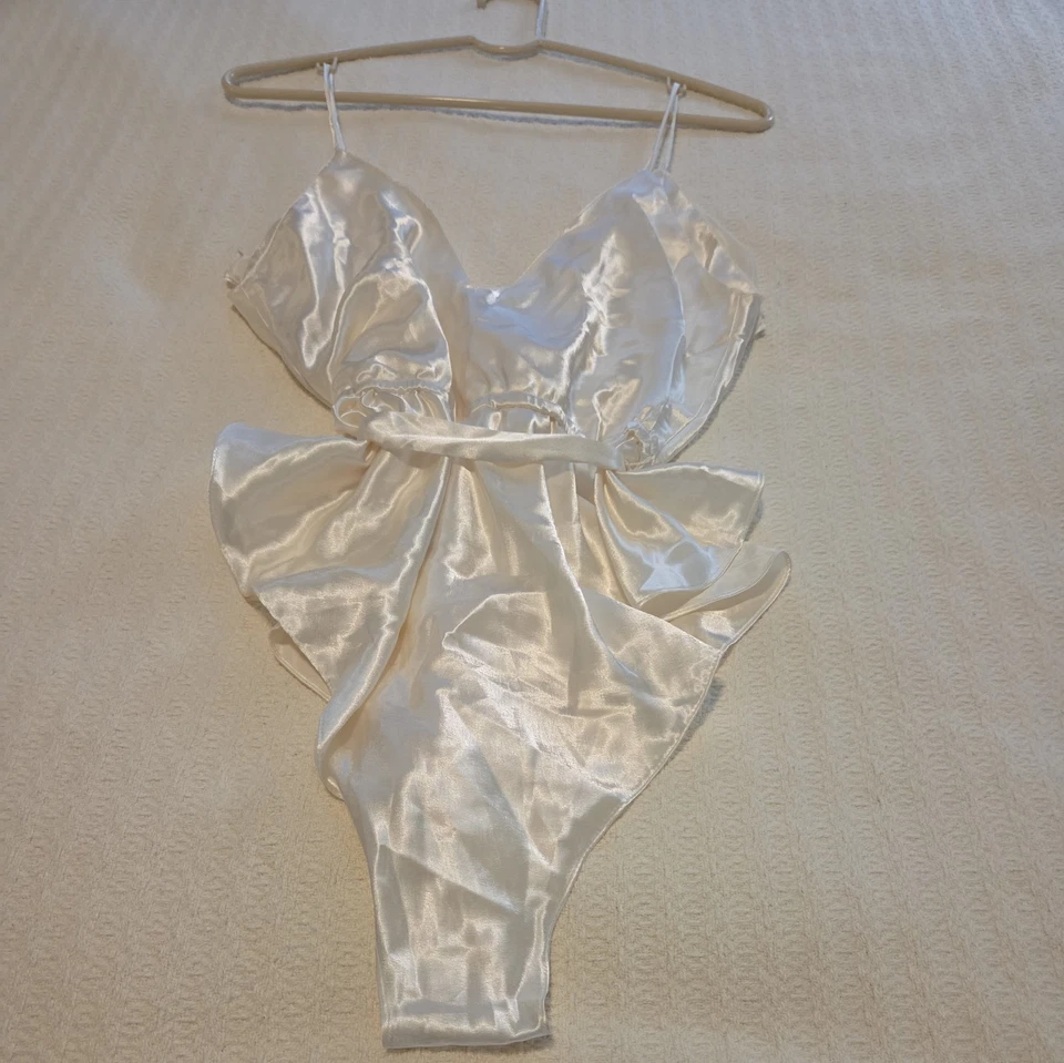 VTG Victoria's Secret Gold White Label Satin Ivory Teddy Lingerie Sexy Y2K - Image 2 of 4