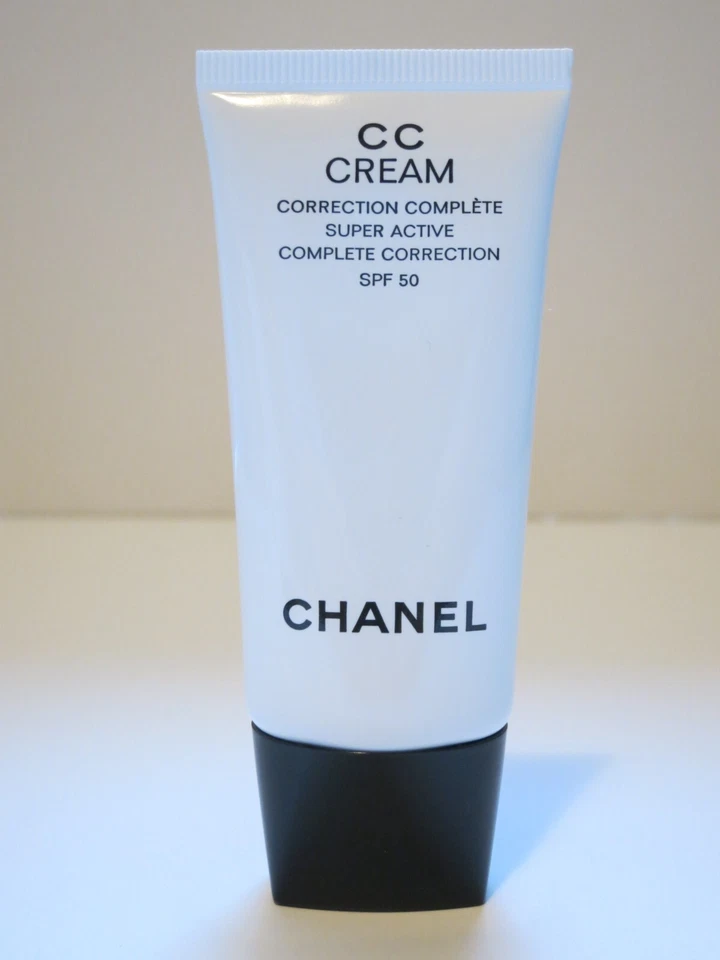 PROTECTOR SOLAR CHANEL CC CREMA 60 BEIGE CORRECCIÓN SUPER ACTIVA SPF 50 NUEVO ¡AGOTADO! Foto 2 de 4