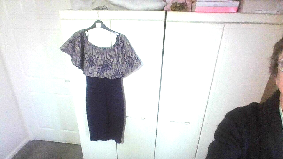 Beautiful off the shoulder Navy patterned AX of Paris dress size 10 o/r