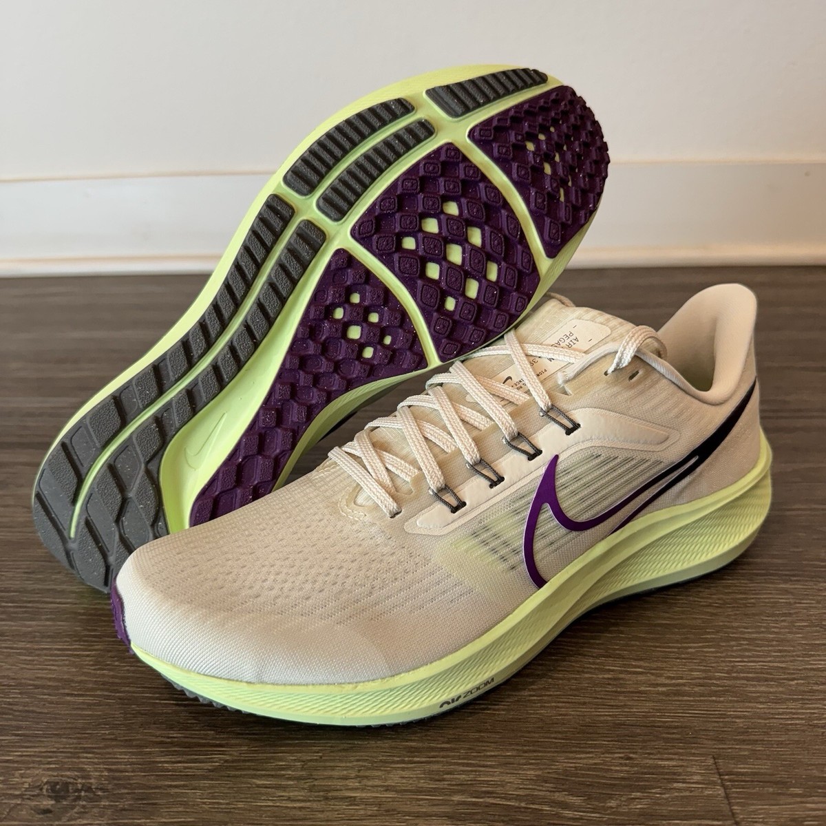 NIKE AIR ZOOM PEGASUS 39 RUNNING SHOES / Sz 11 / LIGHT