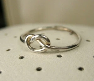 Vintage Western Over Hand Rope Simple Small Cute Knot Band Ring Size 3.5