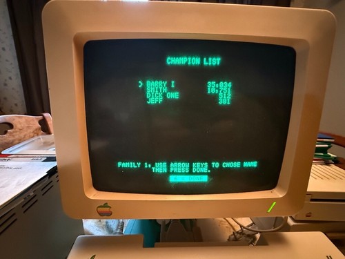 Family Feud by ShareData for Apple II computers - 5-1/4" software game - Picture 5 of 7