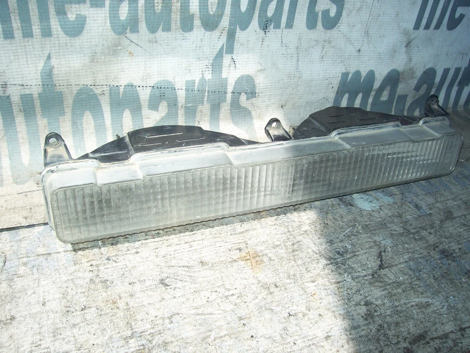 Cadillac Sevilla Eldorado 1980-1985 OEM PASAJERO DERECHO MARCADOR INTERMITENTE LÁMPARA Foto 3 de 4