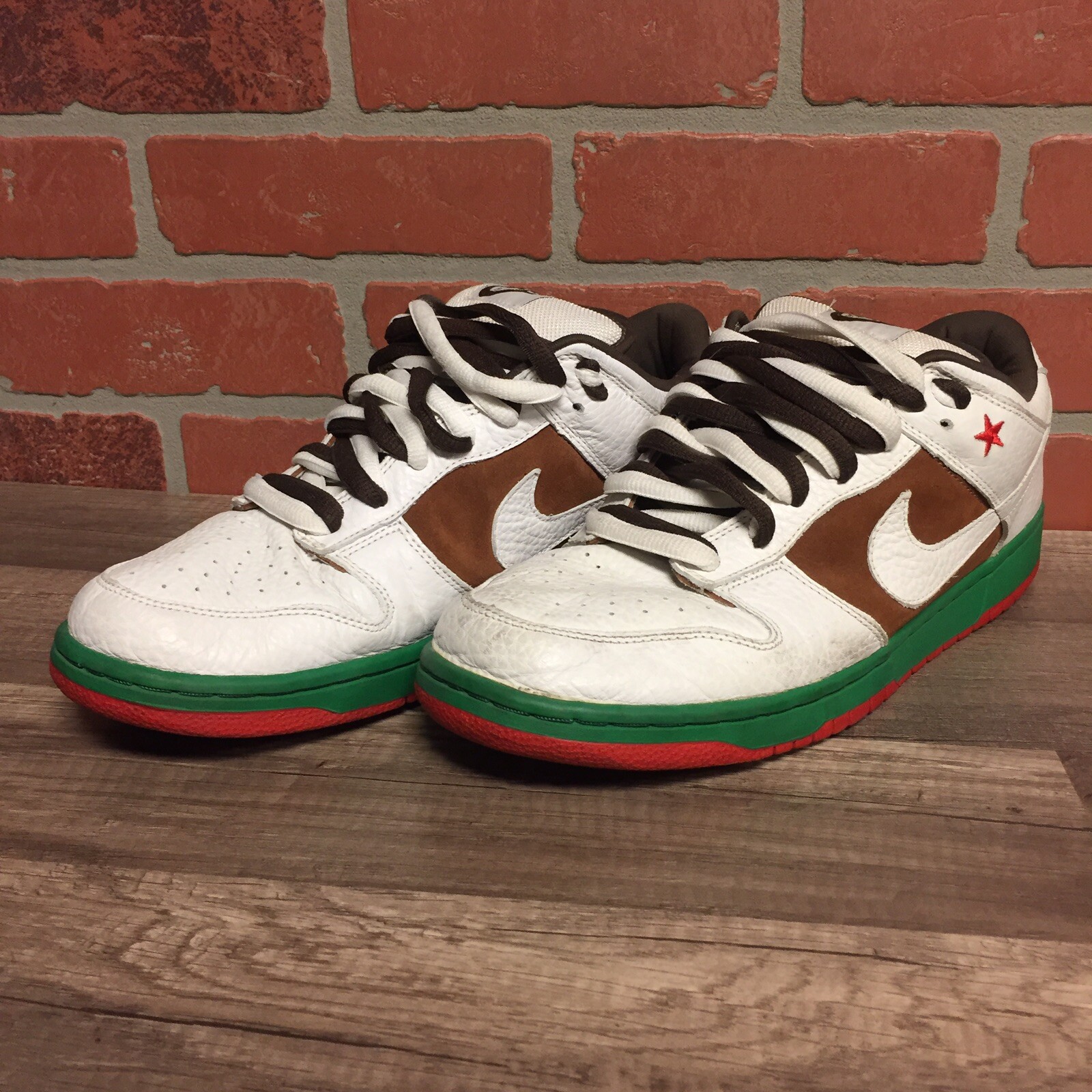 2004 NIKE DUNK LOW SB PRO CALI SZ 13 304292-211 BROWN WHITE GREEN RED LACES  | Janes Trinket
