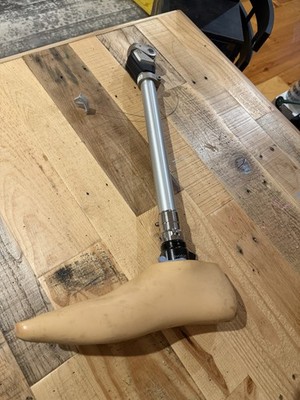 prosthetic Right Knee Leg Great Shape Avalon K2