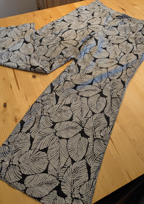 Elevenses Anthropologie Women’s Pants Black/White Floral Leaf Print Size M
