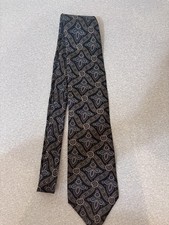 Kuppenheimer Men's Neck Tie 100 Silk. Geometric pattern.
