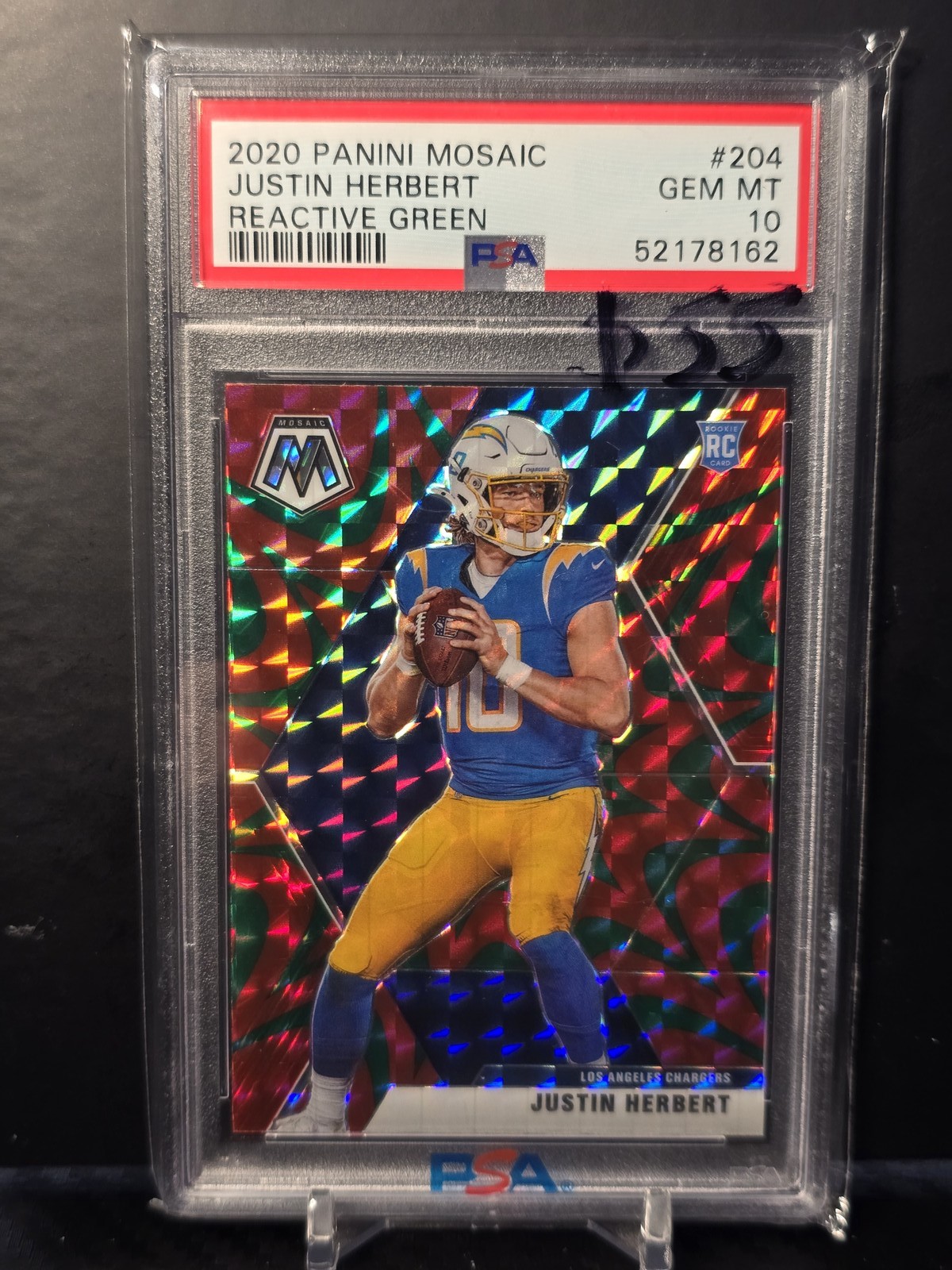 2020 Panini Mosaic #204 Justin Herbert Reactive Green PSA 10
