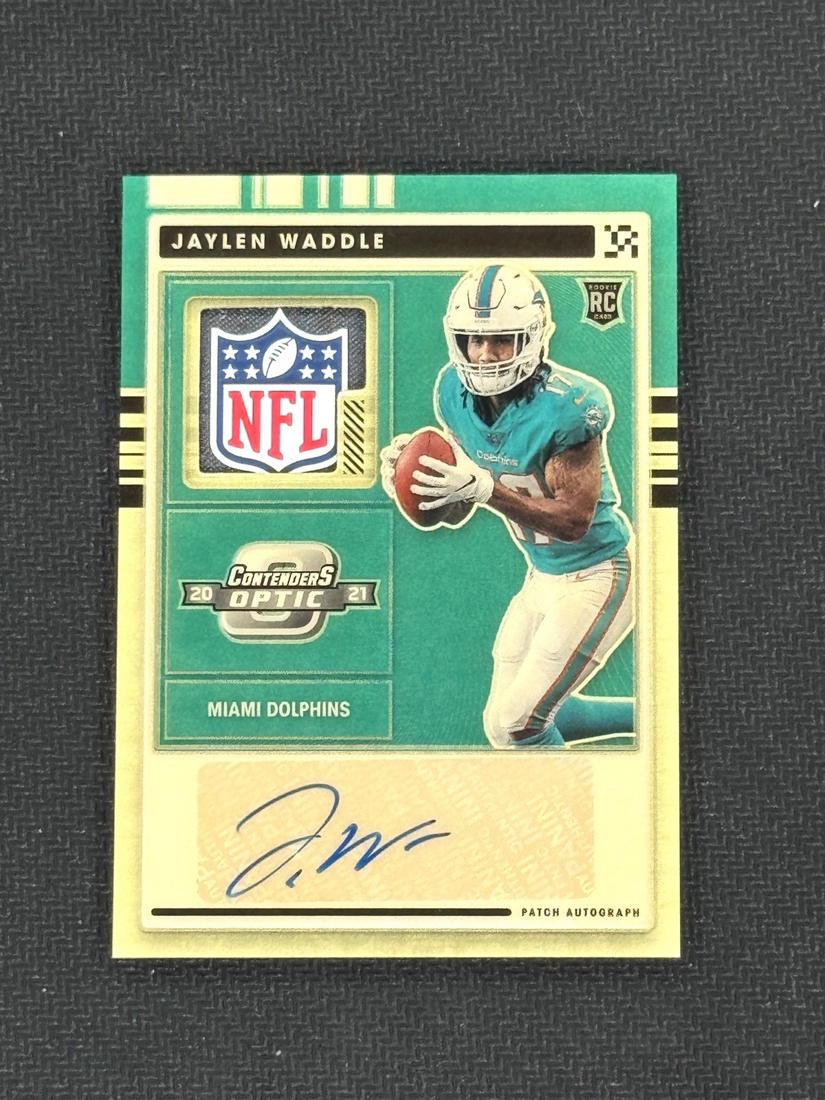 Jaylen Waddle Panini Contenders Optic Rookie Patch Autographs #RPAJWA Gold Vinyl 1/1