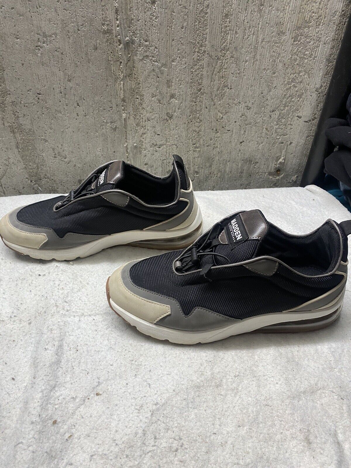 Steve Madden- Men's M-eidon Sneaker size 9.5 - image 3