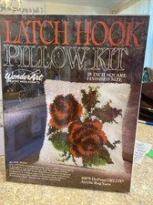 Latch Hook Wonder Art 4735 Roses Pillow Kit NIB