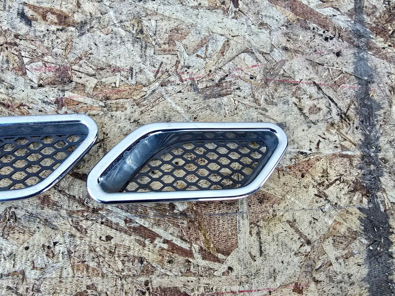 RIGHT SIDE FENDER GRILLE TRIM COVER SET 3 OEM 119K 08-17 MASERATI GRANTURISMO