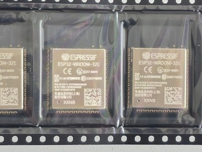 18x Espressif ESP32-WROOM-32E-N8 WiFi BT BLE Modul
