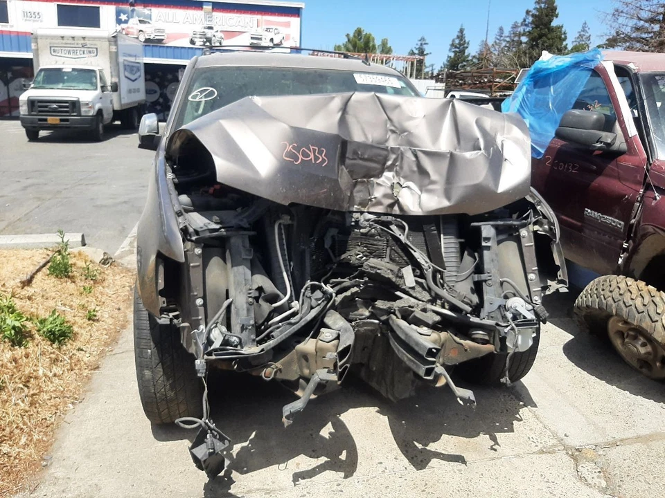 2009-2014 凯迪拉克 ESCALADE 油箱 5.3L 发动机气体 RWD 原始设备制造商 ID 20984565 — 第 2/4 张图片