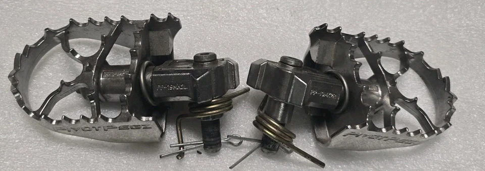 PIVOTE PEGZ Mark 3 Ktm # PP-19MK3 2002-2024 LC4, ADV, SM, SXC, Enduro 625 640 690 Foto 4 de 4