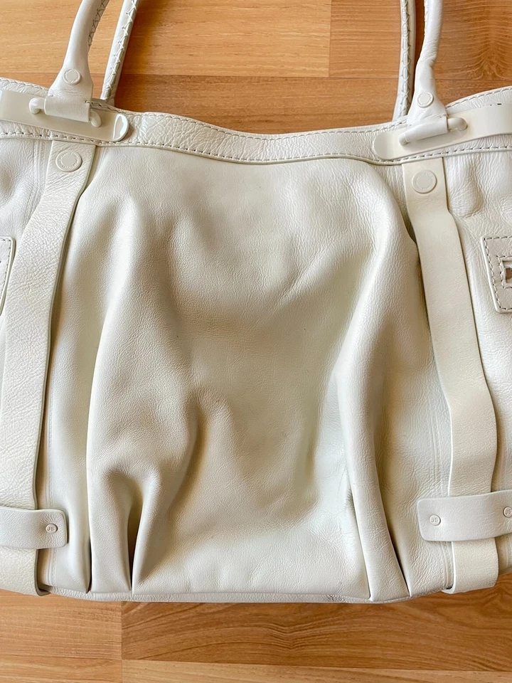 Bolso de hombro Jill Stuart de cuero marfil Foto 2 de 4