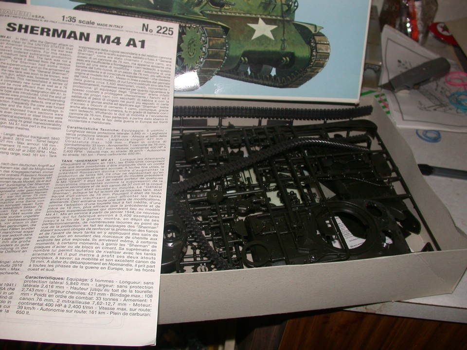 Sherman M4 A1 Allied Standard Tank (Italeri, 225, 135 ) Plastic Model