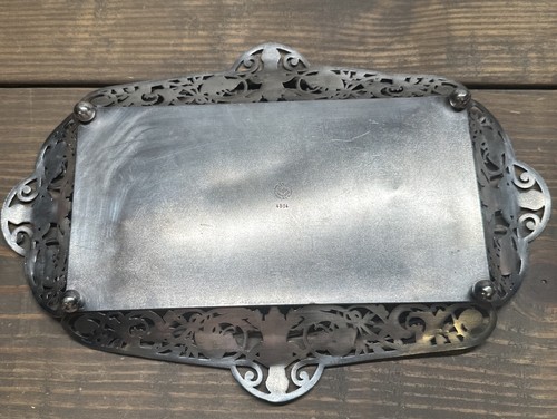 1896-1900 James W. Tufts of Boston MA USA Quadruple Plated Bread Tray #4304 - Picture 7 of 17