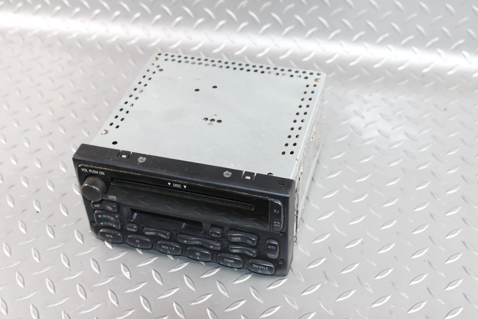 03-04 F250 Electronic Audio Radio Stereo Single CD Disc Receiver Head Unit WTY Foto 2 de 4