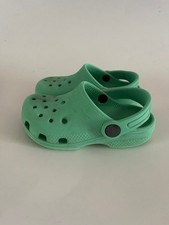 Crocs kids size 8C green