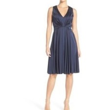 Vera Wang Dress Navy Blue size 8 V Neck Sleeveless Pleated Skirt Midi Fit Flare