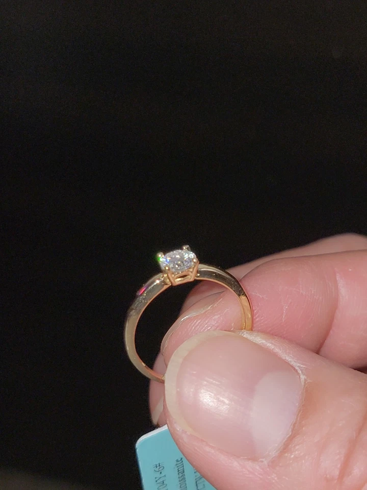 10k Real Gold Moissanite 0.50ctw Size 6 - Image 4 of 4