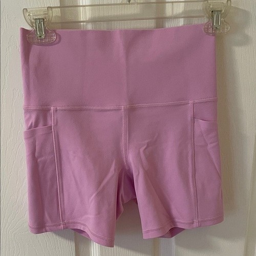 Athleta Salutation Stash Pocket II 5” Short in Lilac Size XS