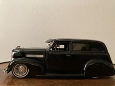 Jada 124 Lowrider 1939 Chevy Sedan Delivery Pre-owned Display Never Played With Jada 124 Lowrider 1939 Chevy Sedan Delivery Pre-owned Display Never Played With