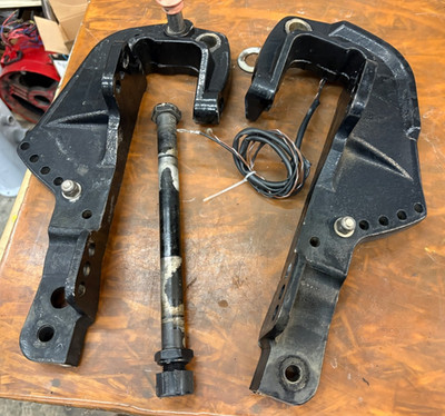 MERCURY CLAMP BRACKET 821774T8 821773T1 25-50HP OG760300 & LATER MODELS...