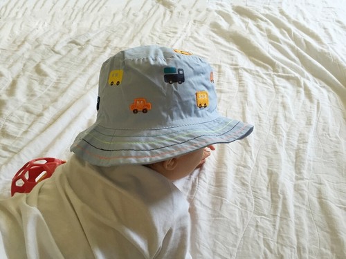 NEW Baby Boys Choo Choo Car Cotton Bucket Hat, Blue, 6-24 months - Picture 3 of 3