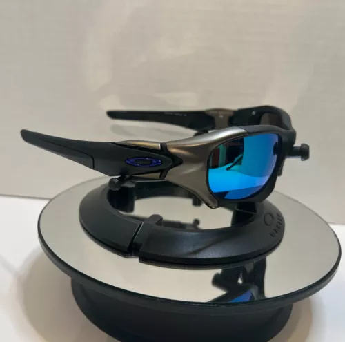 New in Box Oakley Pit Boss 2 Sunglasses Gorpcore OO9137-01 Polarized - Picture 6 of 7