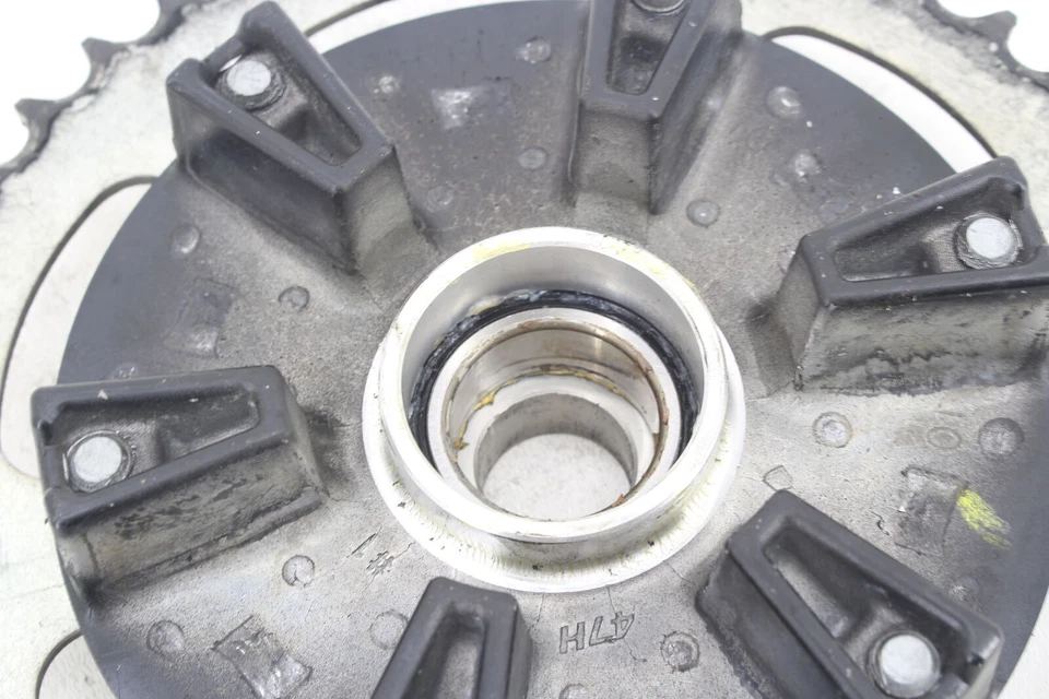 PIÑÓN TRASERO SUZUKI GSXR600 GSXS750 GSXS750Z 64511-14J00 Foto 2 de 4