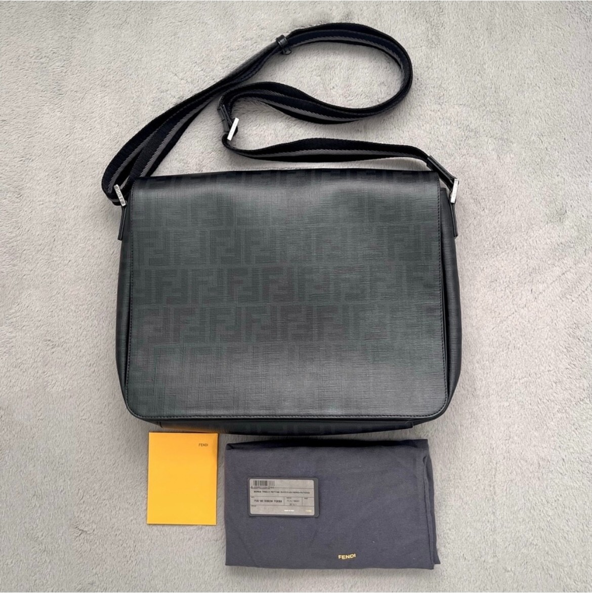 Fendi crossbody bag new with authenticity cards and tags-image