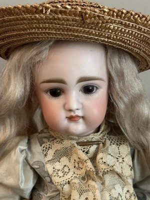 15'' Closed Mouth Pouty Kestner ''7''