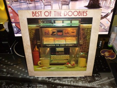 THR DOOBIE BROTHERS. '' BEST OF THE DOOBIES '' LP UK 1976. WARNER BROS LABEL.