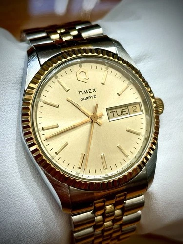 Vintage Timex Q Day Date Fluted Bezel Two Tone Men’s Watch - New Battery!