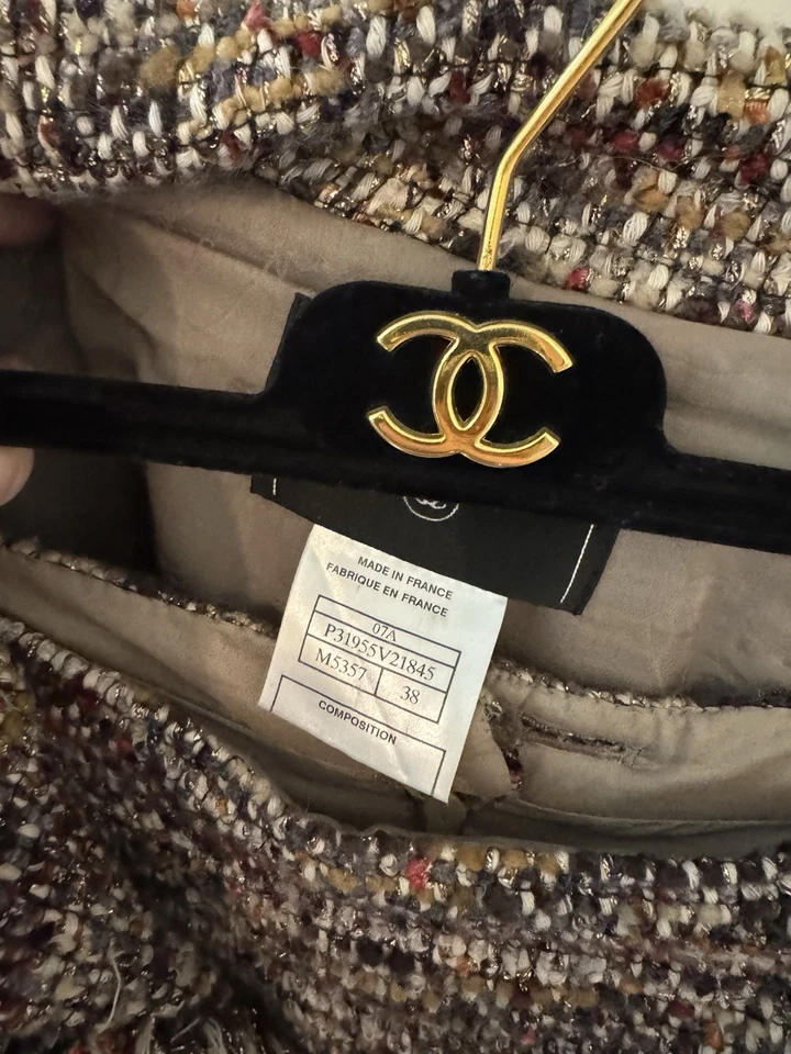 Traje Falda Tweed Beige Dorado CHANEL Foto 4 de 4
