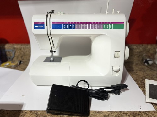White Jeans Machine Model 1955 Sewing Machine With Foot Pedal 
