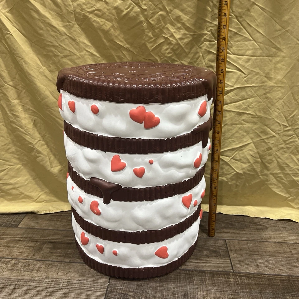 NEW RARE Valentines Hearts Oreo Cookie Stool Tik Tok Viral Home Goods - Image 4 of 4
